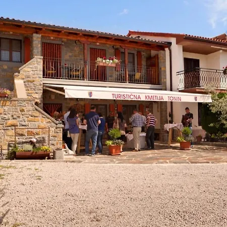 Appartement Tourist Farm Tonin *